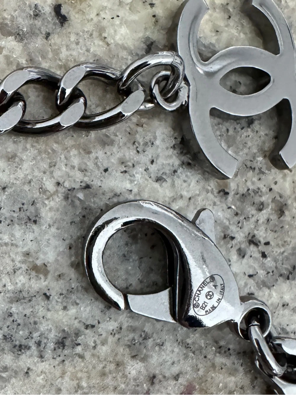 Chanel 2021 Ruthenium Chain & Strass CC Necklace Choker